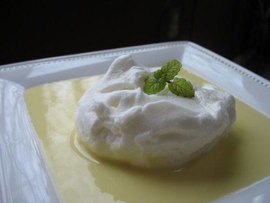 Île Flottante dessert